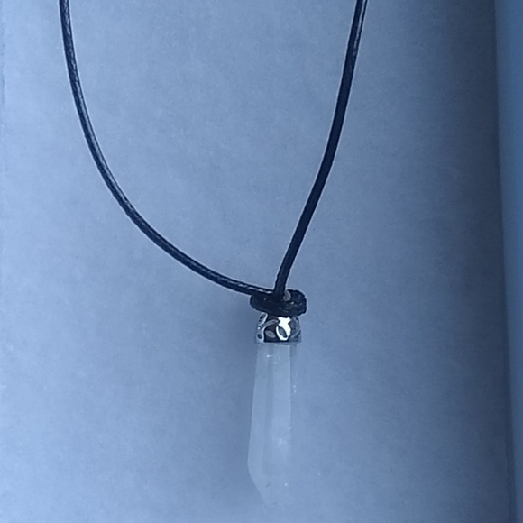 NWOT Crystal Quartz Necklace - Picture 4 of 5